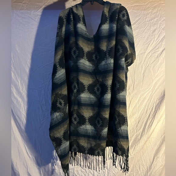 French Laundry Black and Gray Knit Poncho - Picture 3 of 4